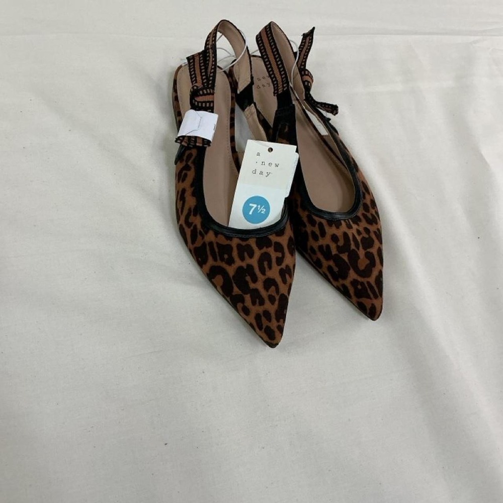A New Day leopard print slingback flats in women's size 7.5.
